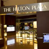 鄰近的希爾頓廣場