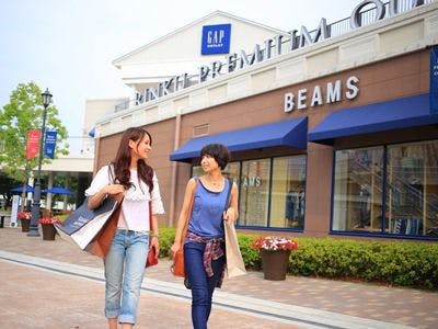 ช้อปปิ้งที่พรีเมียมเอาท์เล็ท