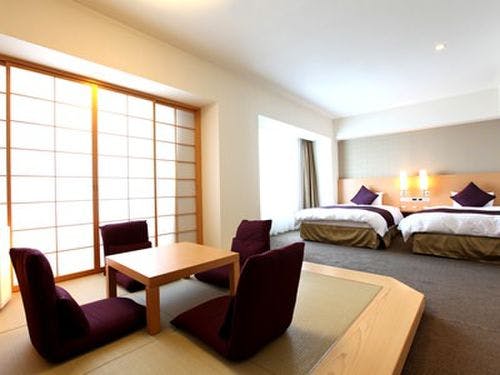 観覧車＆プレミアム・アウトレット夜景。