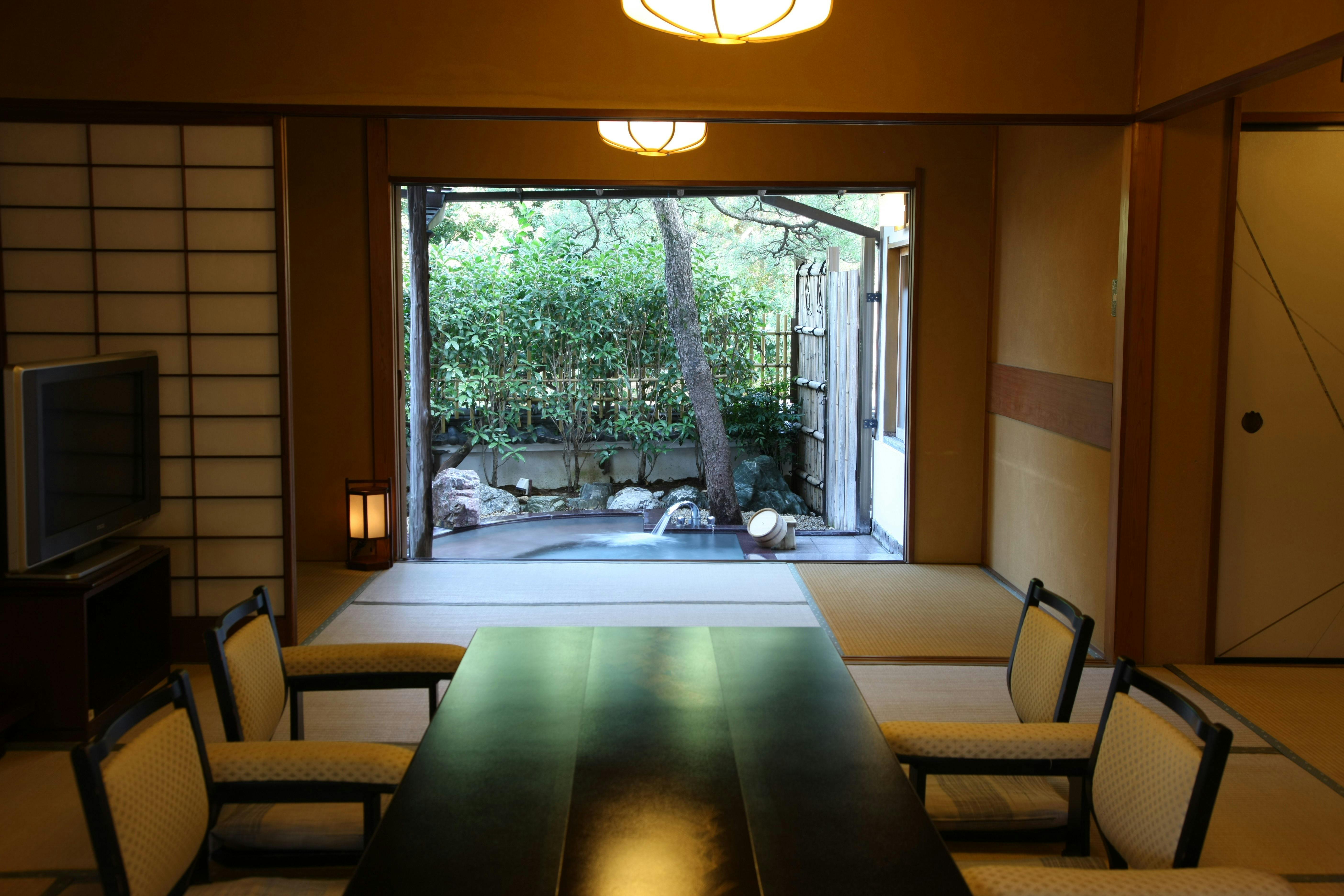 露天風呂付離れ客室a スタンダード 季節の懐石料理と石庭園 食事はプレミアムダイニング雲珠で プラン あたみ石亭 一休 Com