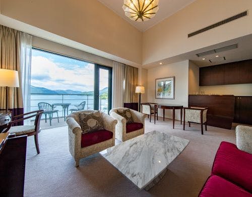 【レイクビュースイート（82平米）】