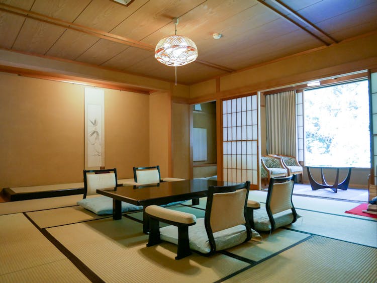 【山科和室】（70平米：和室※居間12.5畳）のサムネイル画像