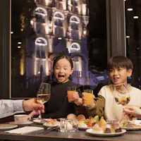 素敵な街並みを見ながらお食事いただけます