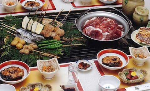 昼神温泉 天龍峡温泉の宿で 囲炉裏 をご紹介 最上のひとときをどうぞ 一休 com