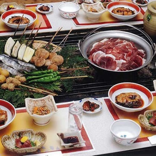 昼神温泉 天龍峡温泉の宿で 囲炉裏 をご紹介 最上のひとときをどうぞ 一休 Com