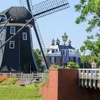 Imej bersiar-siar di Huis Ten Bosch