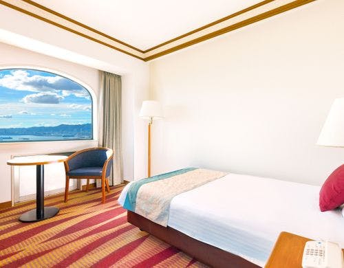 ベッドなど室内設備を全室リニューアル