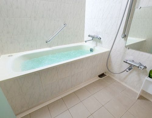 イーストウィングファミリーバスルーム