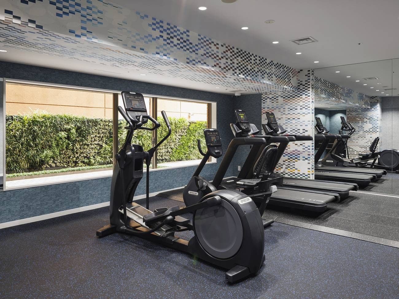 Gym [Khusus Tamu Akomodasi, Lantai 4 Gedung Utama]