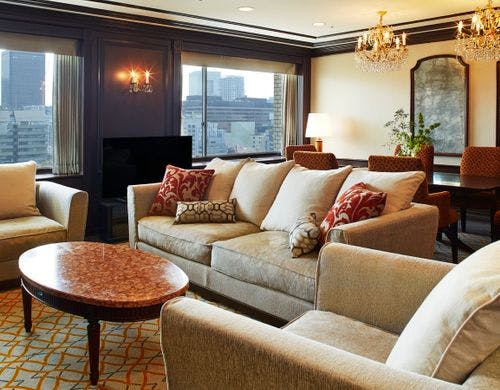 ロイヤルスイート　リビングルーム（昼）