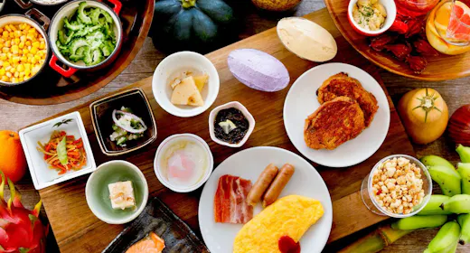 【ราคาดีที่สุด】อาหารเช้าเป็นบุฟเฟ่ต์ที่มีอาหารญี่ปุ่น, ตะวันตก และริวกิวประมาณ 50 ชนิด/ รวมอาหารเช้า