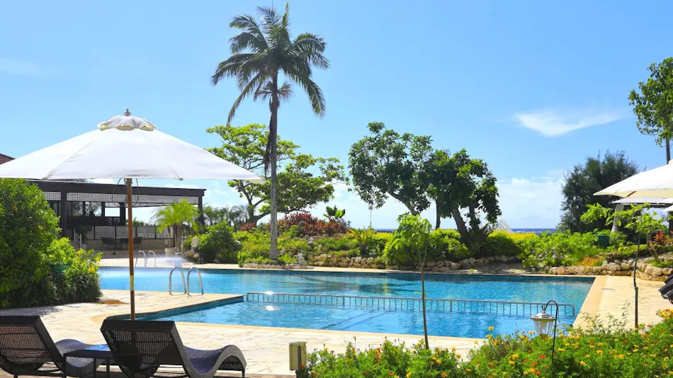 Hotel Breeze Bay Marina
