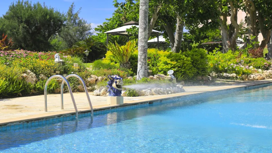 Hotel Breeze Bay Marina
