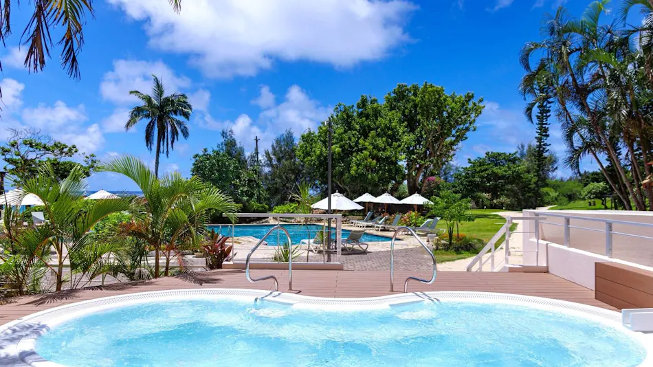Hotel Breeze Bay Marina