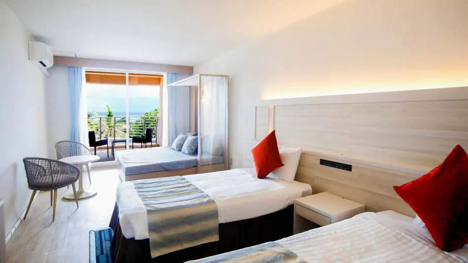 Hotel Breeze Bay Marina