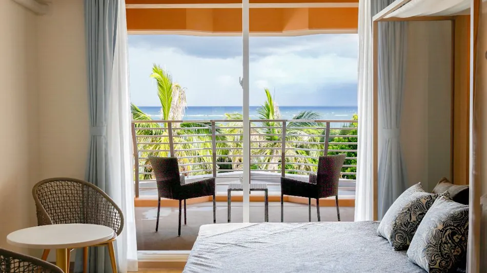 Hotel Breeze Bay Marina