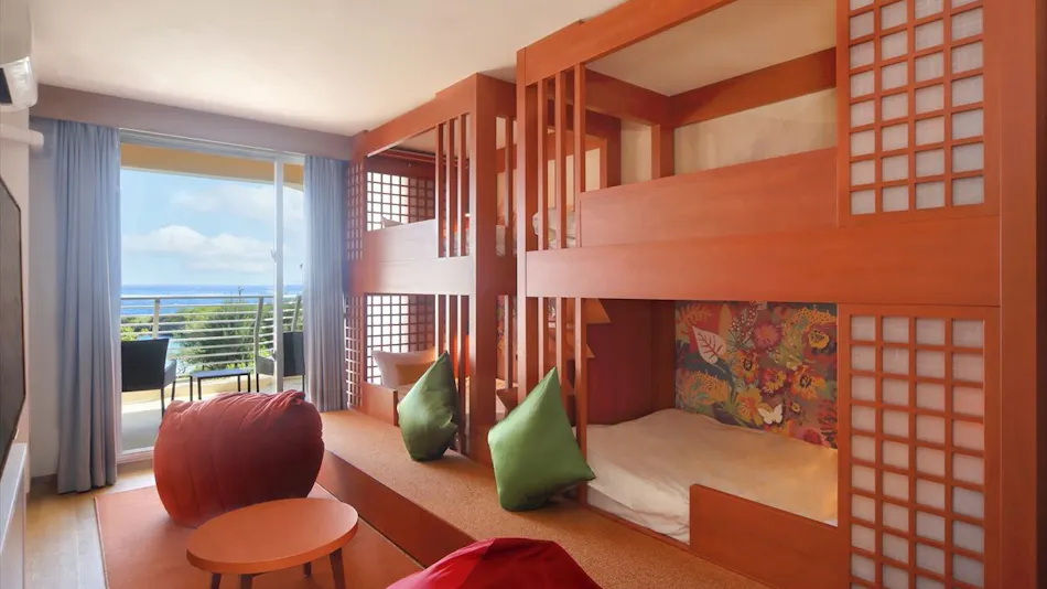 Hotel Breeze Bay Marina