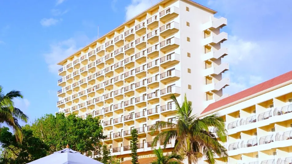 Hotel Breeze Bay Marina