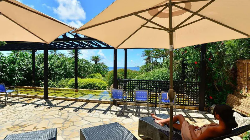Hotel Breeze Bay Marina