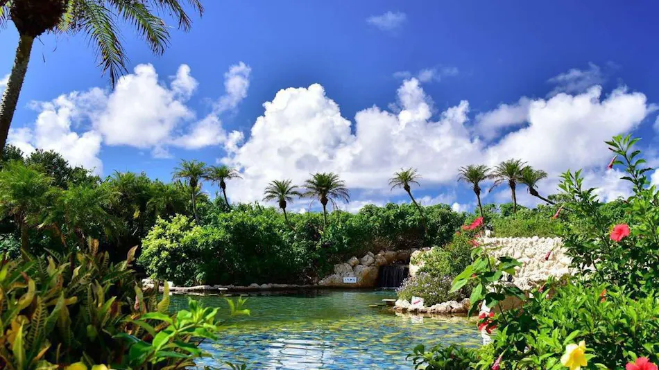 Hotel Breeze Bay Marina