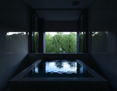 2名様で入浴できる贅沢半露天風呂