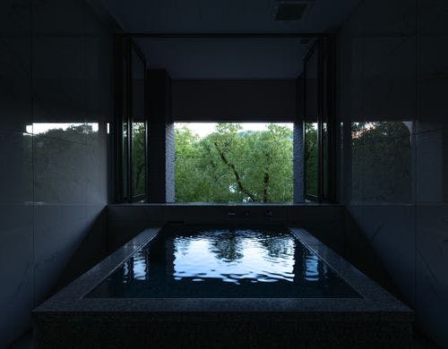 2名様で入浴できる贅沢半露天風呂