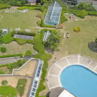 เหมาะสำหรับการเดินเล่น! ลานกลาง