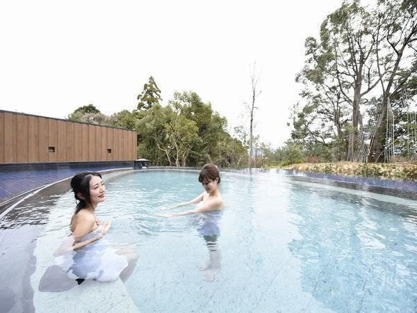 <จองล่วงหน้า 30 วัน・บุฟเฟ่ต์> <รวมบัตรกำนัลใช้ในโรงแรมมูลค่า 1000 เยน> เพลิดเพลินกับอาหารและของหวานตามฤดูกาลที่ชิราฮามะในราคาสุดคุ้ม