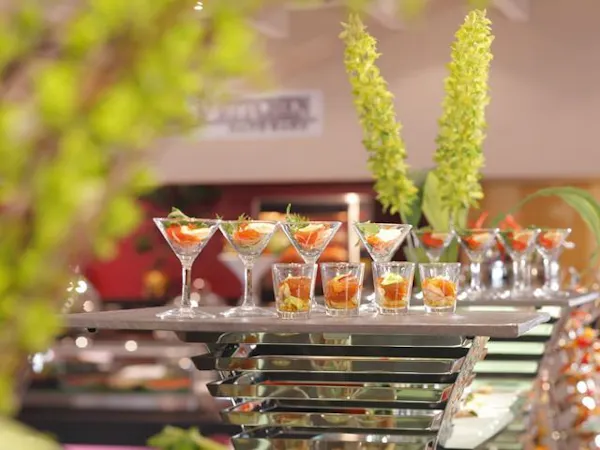 <บุฟเฟ่ต์> อาหารเย็นเริ่มเวลา 17:30 คุ้มค่า! จำนวนห้องพักจำกัด & วันที่จำกัด! การเดินทางที่มีกลิ่นอายลมทะเลของนานกิ