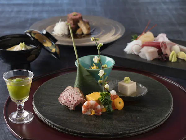 <อาหารญี่ปุ่น/วาโชกุ> อาหารเย็นเริ่มเวลา 17:30 พร้อมข้อเสนอสุดคุ้ม! จำนวนห้องพักและวันที่จำกัด! ท่องเที่ยวในนังกิพร้อมกลิ่นอายลมทะเล