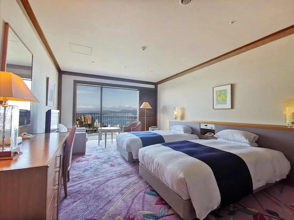 クラブツインルーム