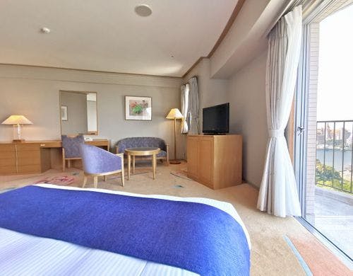 クイーンサイズの広々ベット♪ダブルルーム