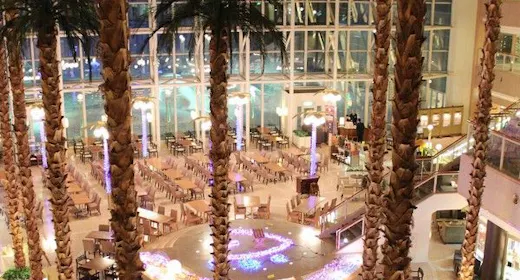 【พักระยะสั้น / เช็คเอาท์เวลา 9 โมงเช้า】รวมบุฟเฟ่ต์อาหารเย็นและเช้า บัตรใช้สระว่ายน้ำ & น้ำพุร้อน / รวมอาหาร 2 มื้อ