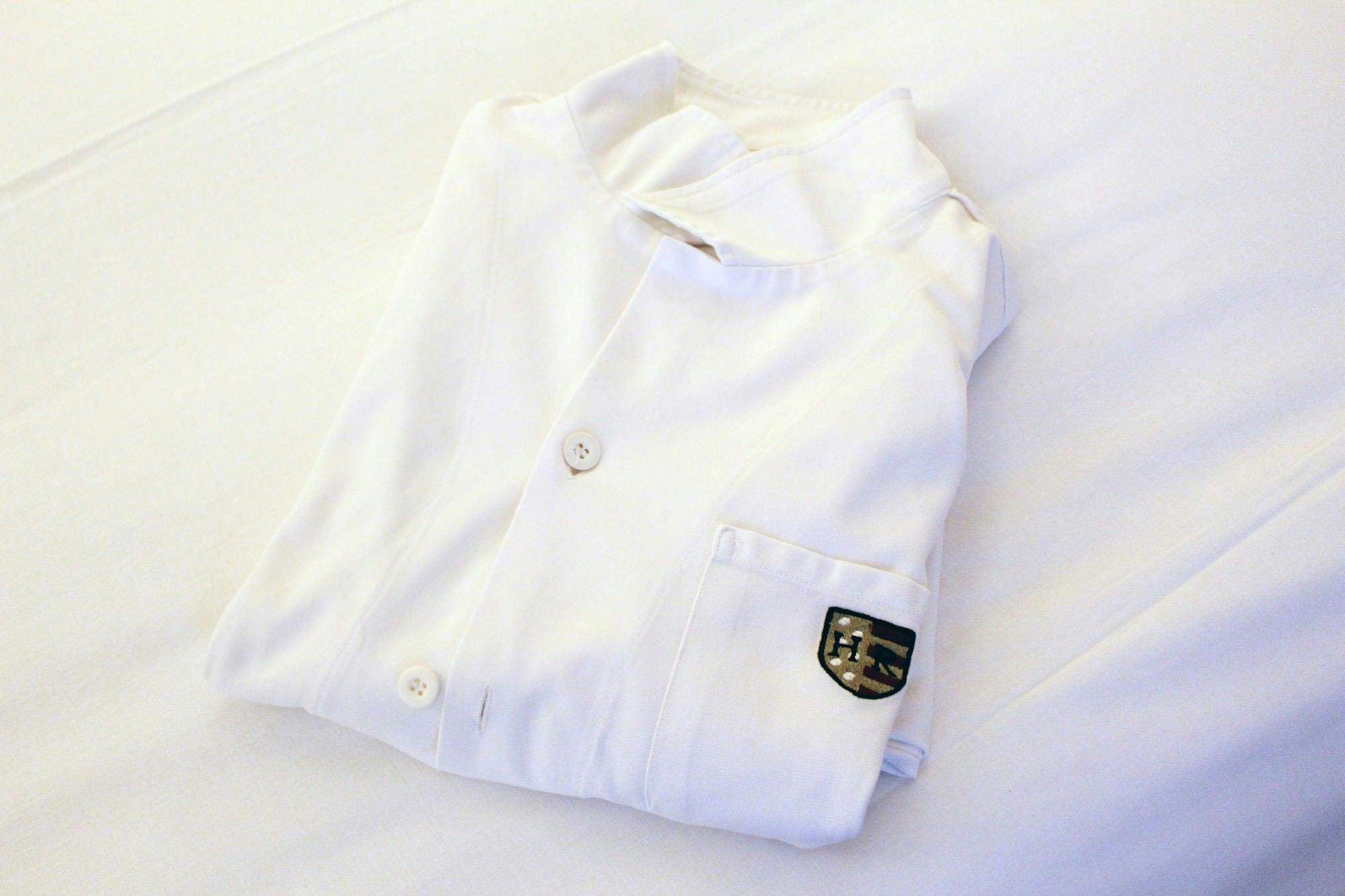 ห้องพักแบบตะวันตกทั้งหมดมีชุดนอนแยกส่วน