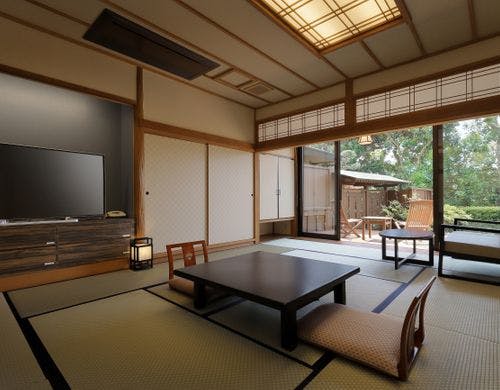 和室14.5畳+信楽焼露天風呂付客室