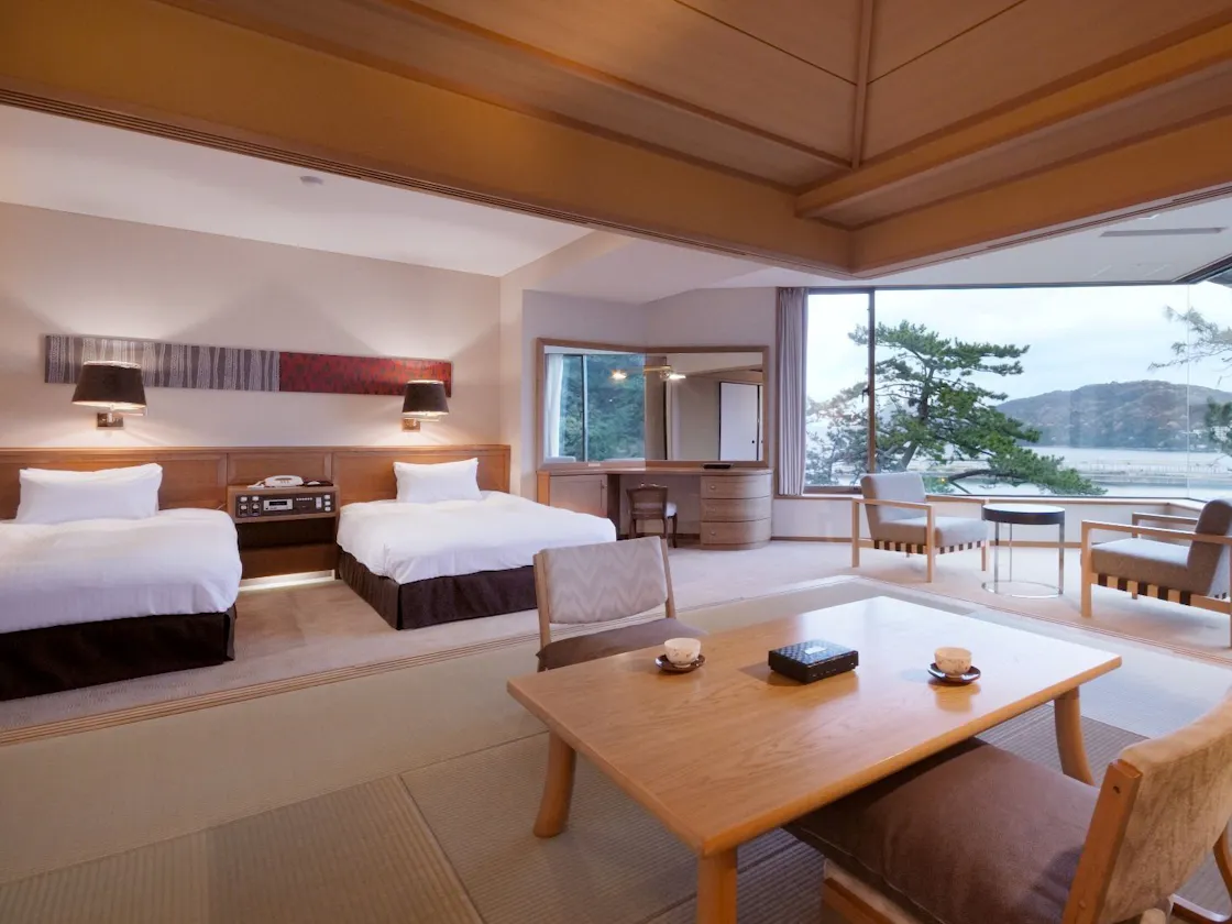 Toba International Hotel - 【犹豫不决时】享受附伊势龙虾的日式套餐 - 基本方案 - 港景双床榻榻米套房 - 住宿 ...