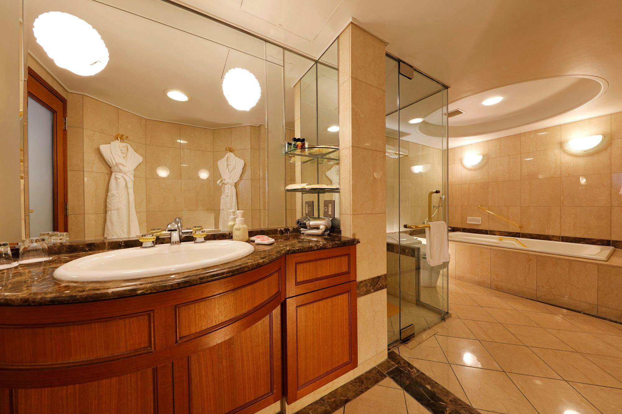 【ロイヤルスイート】バスルーム