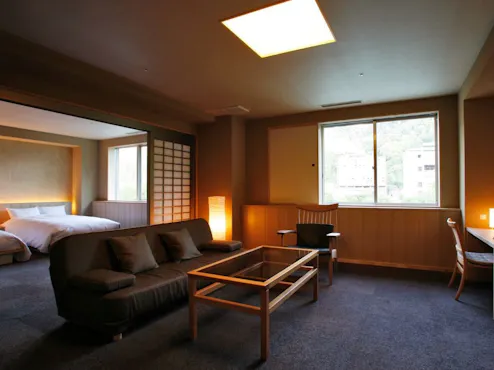 【Kamar Twin dengan Bak Mandi Hinoki (60m²) - Contoh】