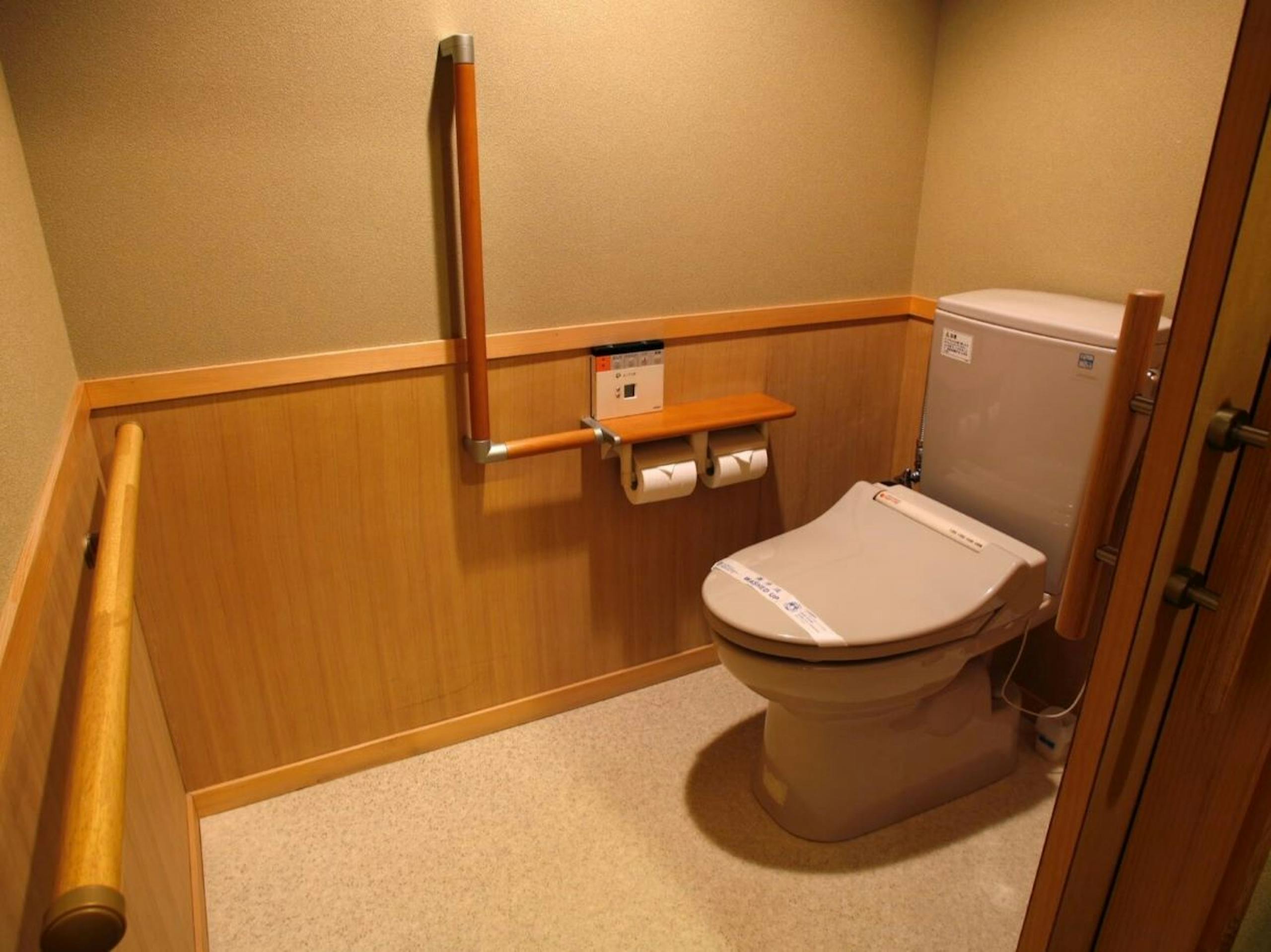 【定山渓第一寶亭留 翠山亭】洋室ツイン/車椅子対応(最大2名・38平米)トイレ