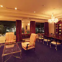 スイートルームリビングからの夜景