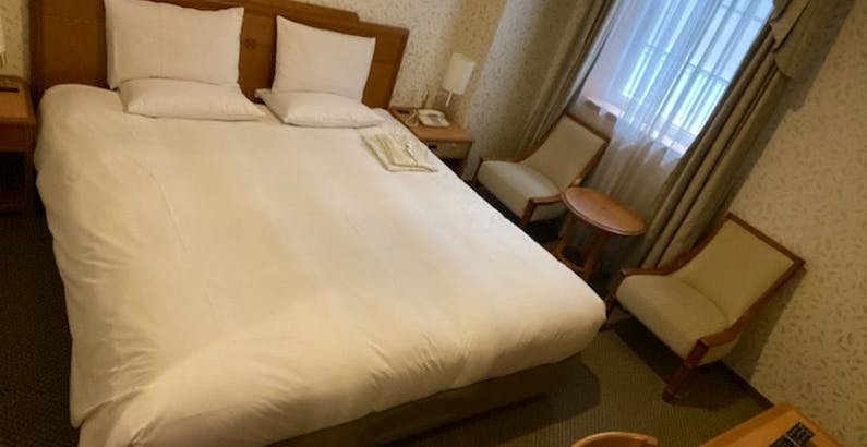 ベッドは180cm幅キングサイズ スーペリアダブル チェックアウト11時プラン ホテルトラスティ心斎橋 一休 Com