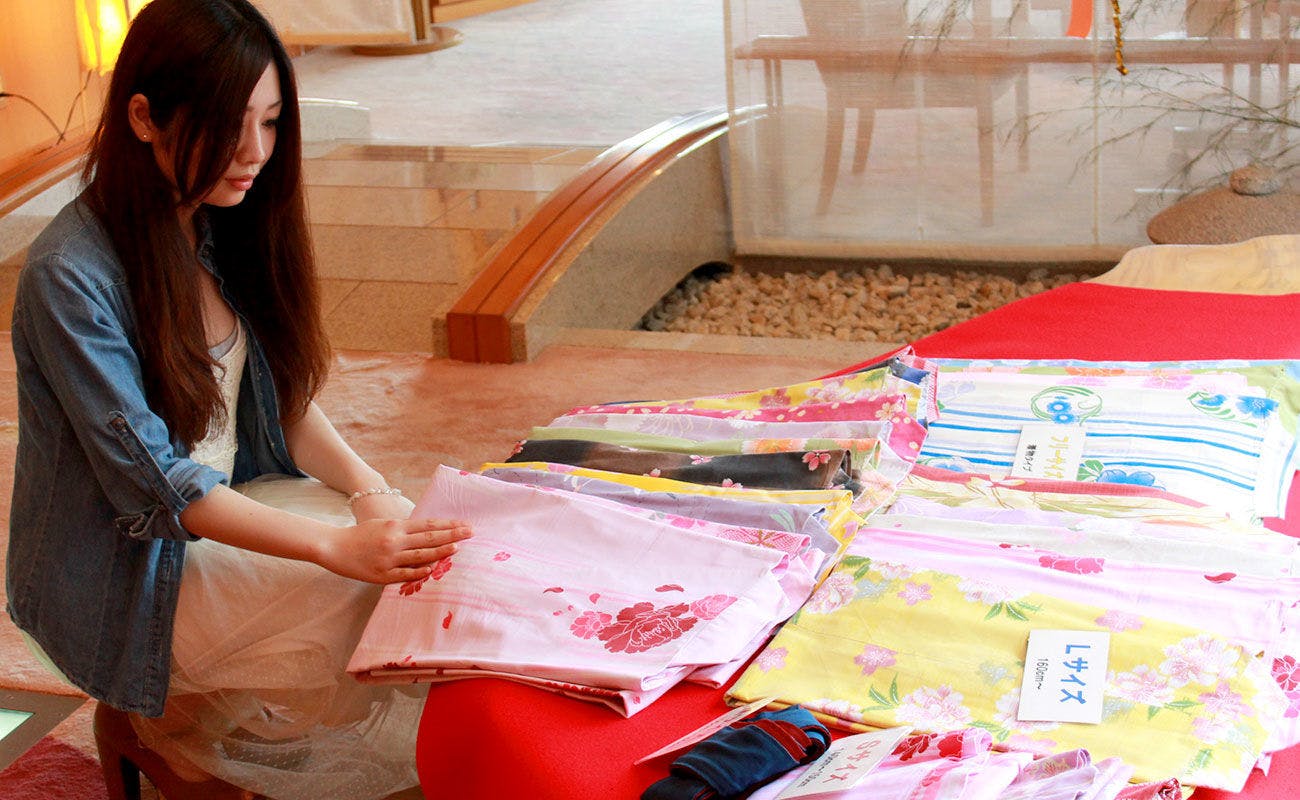 色浴衣は無料でお選び頂けます