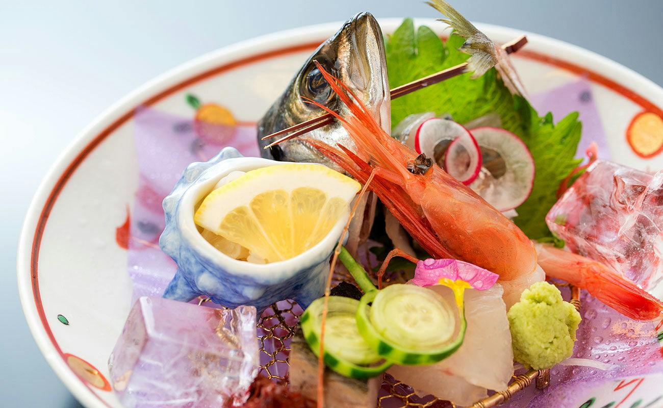 05月料理一例：造り 境港の旬のとれたて盛