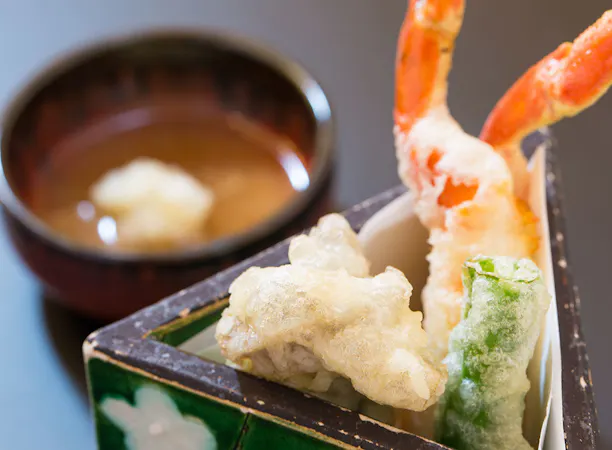 カニづくし料理一例:天ぷら