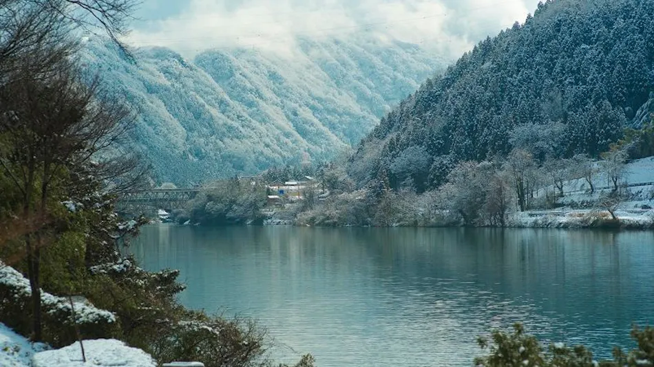River Retreat Garaku