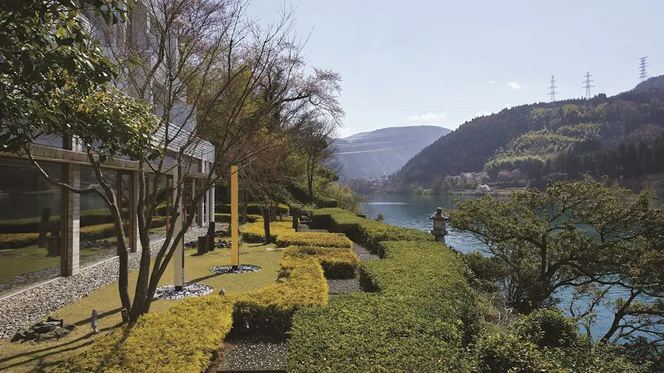 River Retreat Garaku