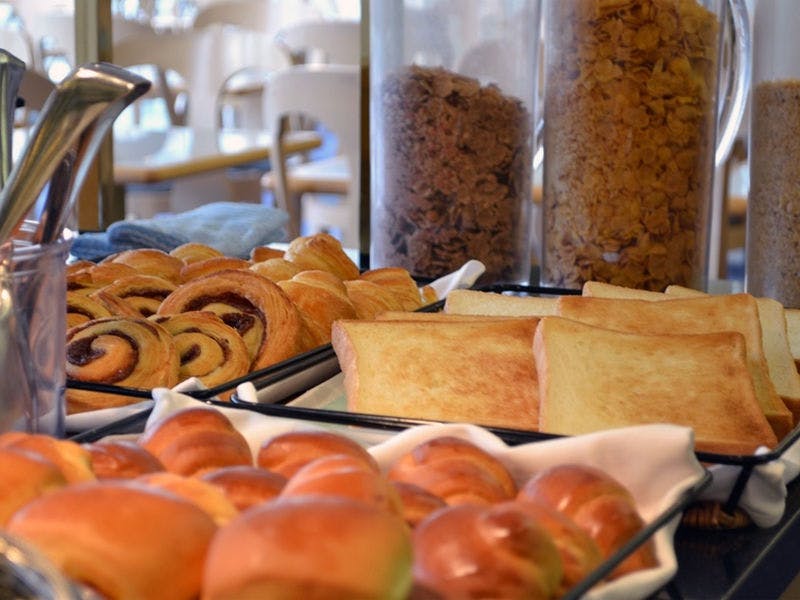 朝食バイキングのパン