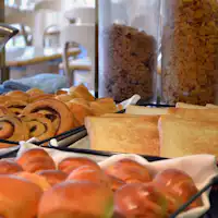 朝食バイキングのパン