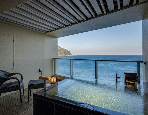 露天風呂付客室「彩雲」