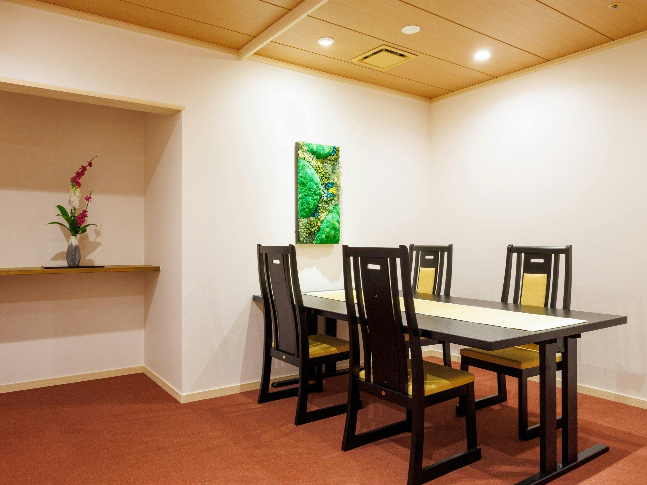 ภาพห้องรับประทานอาหารที่ติดกับห้องพัก